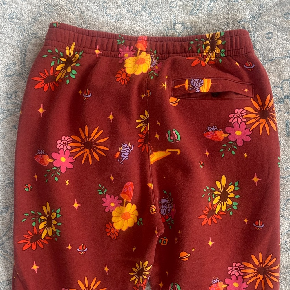 Nike Floral Celestial Print Fleece Jogger Sweatpants Burgundy Women’s Medium - Picture 6 of 10